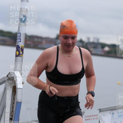 16.08.2026 - KN Förde Triathlon 2026 Antke Förster http://msf.ph/oto/9992669 16.08.2026 09:19:15 Schwimmen 164, 194, 195, 198, 205, 212, 225, 181, 184, 201, 204, 211 meine-sportfotos.de