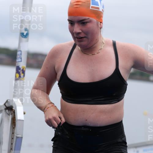 16.08.2026 - KN Förde Triathlon 2026 Antke Förster http://msf.ph/oto/9992671 16.08.2026 09:19:15 Schwimmen 164, 194, 195, 198, 205, 212, 225, 181, 184, 201, 204, 211 meine-sportfotos.de