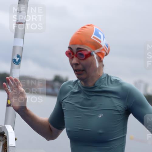 16.08.2026 - KN Förde Triathlon 2026 Antke Förster http://msf.ph/oto/9992682 16.08.2026 09:19:27 Schwimmen 184, 195, 204, 211, 225, 181, 201 meine-sportfotos.de