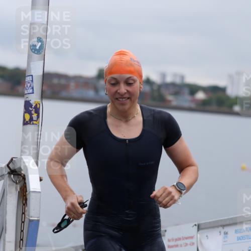 16.08.2026 - KN Förde Triathlon 2026 Antke Förster http://msf.ph/oto/9992699 16.08.2026 09:20:27 Schwimmen 199, 114, 179 meine-sportfotos.de