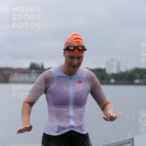 16.08.2026 - KN Förde Triathlon 2026 Antke Förster http://msf.ph/oto/9992713 16.08.2026 09:20:56 Schwimmen 179, 137, 167, 214, 230, 239 meine-sportfotos.de