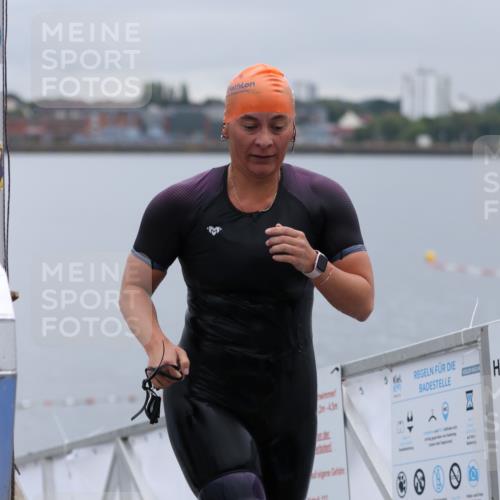 16.08.2026 - KN Förde Triathlon 2026 Antke Förster http://msf.ph/oto/9992742 16.08.2026 09:21:23 Schwimmen 137, 167, 214, 230, 248, 202, 213, 235 meine-sportfotos.de