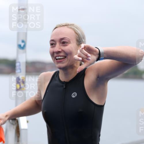 16.08.2026 - KN Förde Triathlon 2026 Antke Förster http://msf.ph/oto/9992756 16.08.2026 09:21:40 Schwimmen 213, 235, 248, 188, 202, 215, 229, 242 meine-sportfotos.de