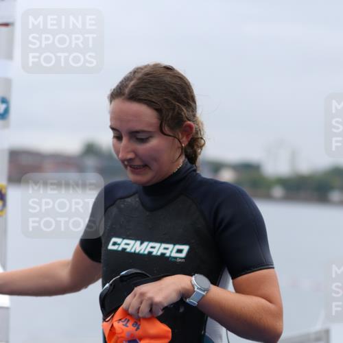 16.08.2026 - KN Förde Triathlon 2026 Antke Förster http://msf.ph/oto/9992765 16.08.2026 09:21:52 Schwimmen 188, 202, 213, 235, 188, 215, 217, 229, 232, 242 meine-sportfotos.de