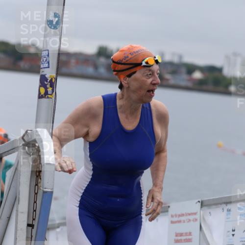 16.08.2026 - KN Förde Triathlon 2026 Antke Förster http://msf.ph/oto/9992774 16.08.2026 09:21:59 Schwimmen 188, 202, 213, 215, 235, 216, 217, 229, 232, 242 meine-sportfotos.de