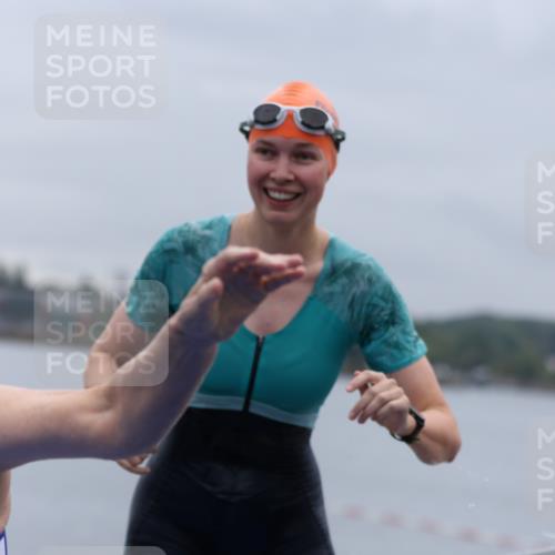 16.08.2026 - KN Förde Triathlon 2026 Antke Förster http://msf.ph/oto/9992779 16.08.2026 09:22:01 Schwimmen 188, 202, 215, 229, 235, 216, 217, 229, 232, 242 meine-sportfotos.de