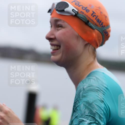 16.08.2026 - KN Förde Triathlon 2026 Antke Förster http://msf.ph/oto/9992784 16.08.2026 09:22:03 Schwimmen 188, 202, 215, 229, 235, 242, 216, 217, 232, 242 meine-sportfotos.de