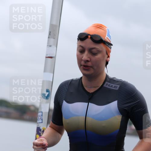 16.08.2026 - KN Förde Triathlon 2026 Antke Förster http://msf.ph/oto/9992785 16.08.2026 09:22:05 Schwimmen 188, 202, 215, 229, 242, 216, 217, 232 meine-sportfotos.de
