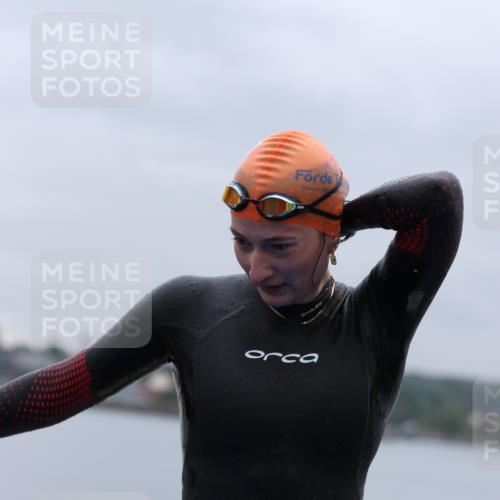 16.08.2026 - KN Förde Triathlon 2026 Antke Förster http://msf.ph/oto/9992788 16.08.2026 09:22:06 Schwimmen 188, 202, 215, 217, 229, 242, 216, 217, 232 meine-sportfotos.de