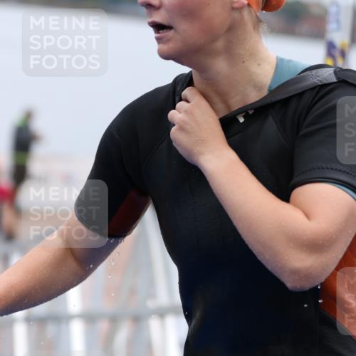 16.08.2026 - KN Förde Triathlon 2026 Antke Förster http://msf.ph/oto/9992791 16.08.2026 09:22:12 Schwimmen 188, 202, 215, 217, 229, 232, 242, 216, 219, 241 meine-sportfotos.de