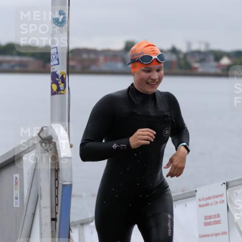 16.08.2026 - KN Förde Triathlon 2026 Antke Förster http://msf.ph/oto/9992821 16.08.2026 09:23:03 Schwimmen 182, 223, 236, 240, 258 meine-sportfotos.de