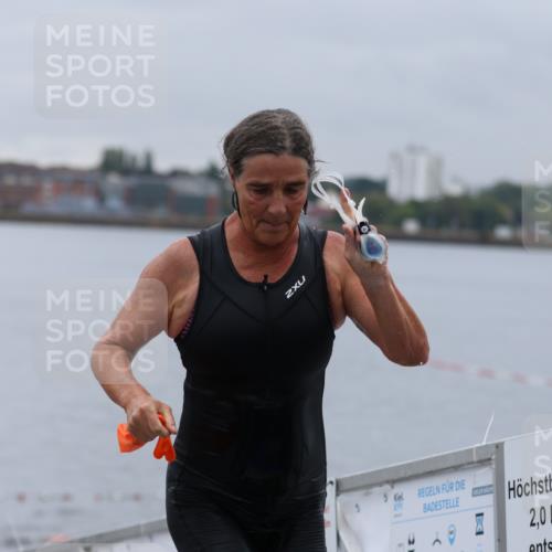 16.08.2026 - KN Förde Triathlon 2026 Antke Förster http://msf.ph/oto/9992828 16.08.2026 09:23:08 Schwimmen 258, 223, 226, 236, 240 meine-sportfotos.de