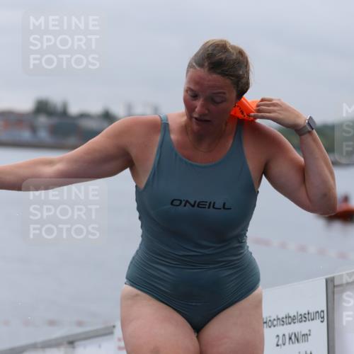 16.08.2026 - KN Förde Triathlon 2026 Antke Förster http://msf.ph/oto/9992862 16.08.2026 09:23:43 Schwimmen 222, 226, 252, 134, 246, 251 meine-sportfotos.de