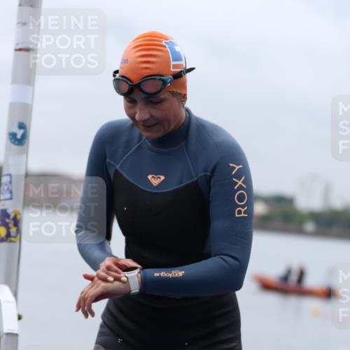 16.08.2026 - KN Förde Triathlon 2026 Antke Förster http://msf.ph/oto/9992878 16.08.2026 09:24:12 Schwimmen 244, 246, 251, 238 meine-sportfotos.de