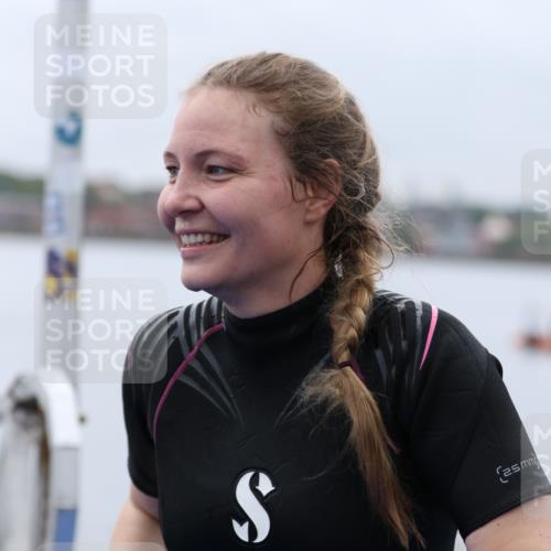 16.08.2026 - KN Förde Triathlon 2026 Antke Förster http://msf.ph/oto/9992888 16.08.2026 09:24:28 Schwimmen 238, 244, 251, 228 meine-sportfotos.de