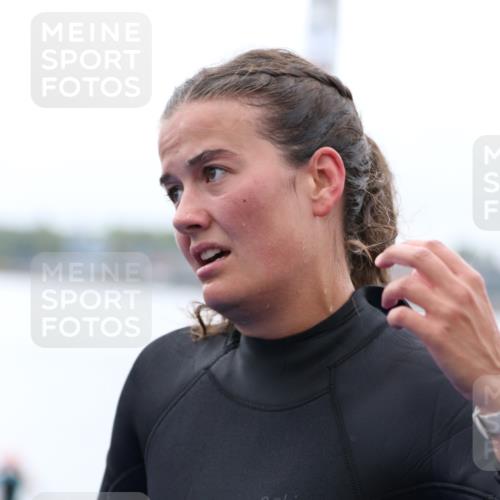 16.08.2026 - KN Förde Triathlon 2026 Antke Förster http://msf.ph/oto/9992896 16.08.2026 09:24:44 Schwimmen 228, 238, 227, 243, 245, 255, 805 meine-sportfotos.de
