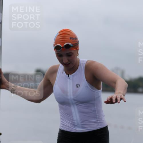 16.08.2026 - KN Förde Triathlon 2026 Antke Förster http://msf.ph/oto/9992936 16.08.2026 09:25:28 Schwimmen 224, 243, 254, 262, 262 meine-sportfotos.de