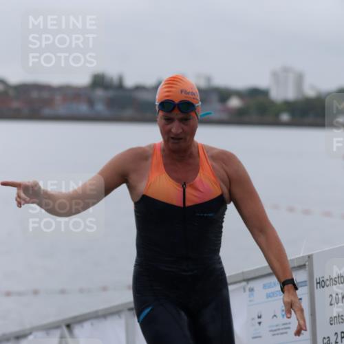 16.08.2026 - KN Förde Triathlon 2026 Antke Förster http://msf.ph/oto/9992940 16.08.2026 09:25:55 Schwimmen 261, 265, 268 meine-sportfotos.de