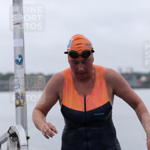 16.08.2026 - KN Förde Triathlon 2026 Antke Förster http://msf.ph/oto/9992957 16.08.2026 09:26:30 Schwimmen 259, 247, 250, 259 meine-sportfotos.de