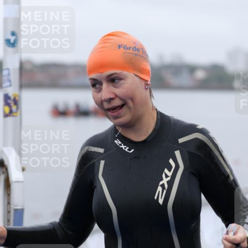 16.08.2026 - KN Förde Triathlon 2026 Antke Förster http://msf.ph/oto/9993014 16.08.2026 09:29:17 Schwimmen 260, 233, 234, 267 meine-sportfotos.de