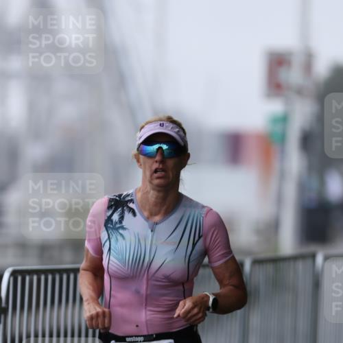 16.08.2026 - KN Förde Triathlon 2026 Antke Förster http://msf.ph/oto/9993132 16.08.2026 10:02:44 Laufen  meine-sportfotos.de