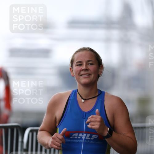 16.08.2026 - KN Förde Triathlon 2026 Antke Förster http://msf.ph/oto/9993384 16.08.2026 10:10:05 Laufen  meine-sportfotos.de