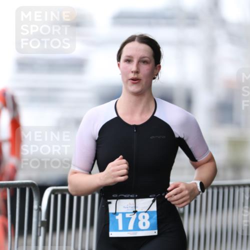 16.08.2026 - KN Förde Triathlon 2026 Antke Förster http://msf.ph/oto/9993592 16.08.2026 10:14:55 Laufen  meine-sportfotos.de