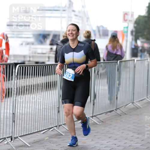 16.08.2026 - KN Förde Triathlon 2026 Antke Förster http://msf.ph/oto/9993719 16.08.2026 10:17:58 Laufen  meine-sportfotos.de