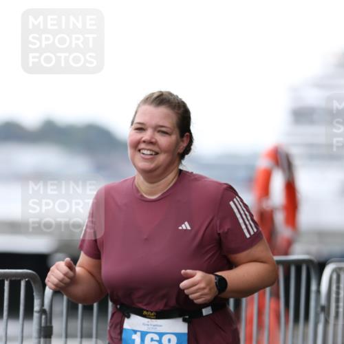 16.08.2026 - KN Förde Triathlon 2026 Antke Förster http://msf.ph/oto/9993779 16.08.2026 10:19:10 Laufen  meine-sportfotos.de