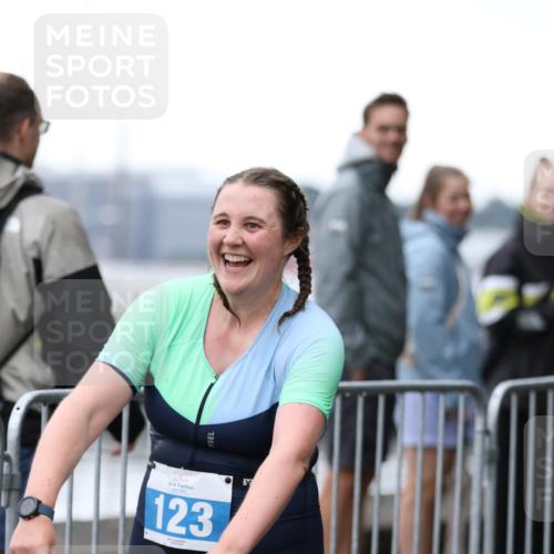 16.08.2026 - KN Förde Triathlon 2026 Antke Förster http://msf.ph/oto/9993901 16.08.2026 10:21:36 Laufen  meine-sportfotos.de