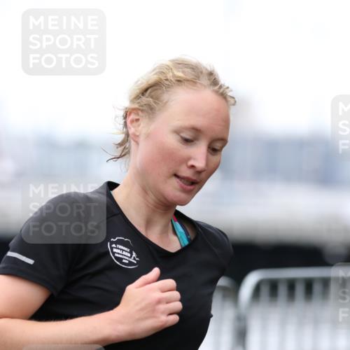 16.08.2026 - KN Förde Triathlon 2026 Antke Förster http://msf.ph/oto/9993990 16.08.2026 10:23:16 Laufen  meine-sportfotos.de