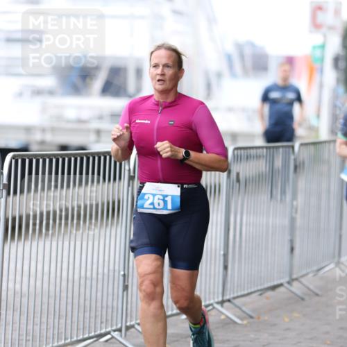 16.08.2026 - KN Förde Triathlon 2026 Antke Förster http://msf.ph/oto/9994097 16.08.2026 10:25:53 Laufen  meine-sportfotos.de