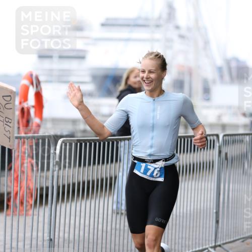 16.08.2026 - KN Förde Triathlon 2026 Antke Förster http://msf.ph/oto/9994118 16.08.2026 10:26:24 Laufen  meine-sportfotos.de