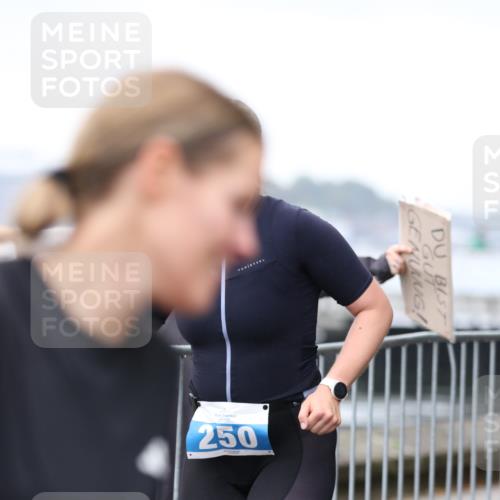 16.08.2026 - KN Förde Triathlon 2026 Antke Förster http://msf.ph/oto/9994191 16.08.2026 10:27:55 Laufen  meine-sportfotos.de