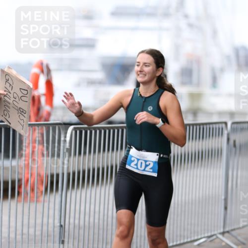 16.08.2026 - KN Förde Triathlon 2026 Antke Förster http://msf.ph/oto/9994205 16.08.2026 10:28:17 Laufen  meine-sportfotos.de