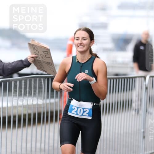 16.08.2026 - KN Förde Triathlon 2026 Antke Förster http://msf.ph/oto/9994207 16.08.2026 10:28:17 Laufen  meine-sportfotos.de