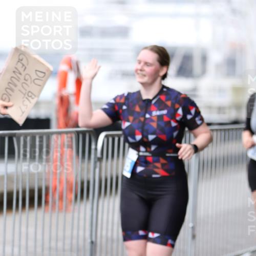 16.08.2026 - KN Förde Triathlon 2026 Antke Förster http://msf.ph/oto/9994282 16.08.2026 10:30:07 Laufen  meine-sportfotos.de