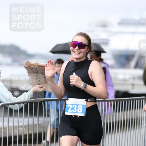 16.08.2026 - KN Förde Triathlon 2026 Antke Förster http://msf.ph/oto/9994310 16.08.2026 10:30:44 Laufen  meine-sportfotos.de