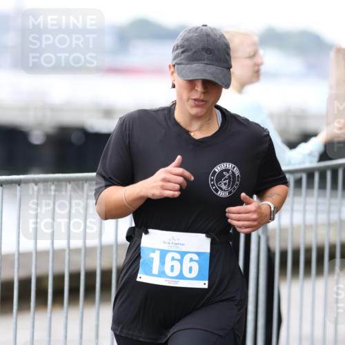 16.08.2026 - KN Förde Triathlon 2026 Antke Förster http://msf.ph/oto/9994463 16.08.2026 10:33:45 Laufen  meine-sportfotos.de