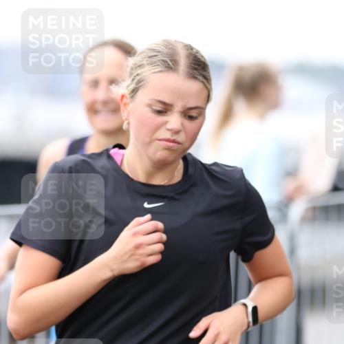 16.08.2026 - KN Förde Triathlon 2026 Antke Förster http://msf.ph/oto/9994483 16.08.2026 10:34:08 Laufen  meine-sportfotos.de