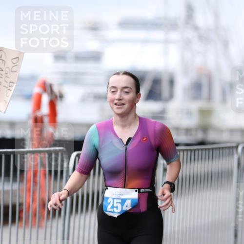 16.08.2026 - KN Förde Triathlon 2026 Antke Förster http://msf.ph/oto/9994516 16.08.2026 10:35:11 Laufen  meine-sportfotos.de