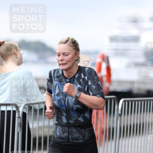 16.08.2026 - KN Förde Triathlon 2026 Antke Förster http://msf.ph/oto/9994533 16.08.2026 10:35:30 Laufen  meine-sportfotos.de
