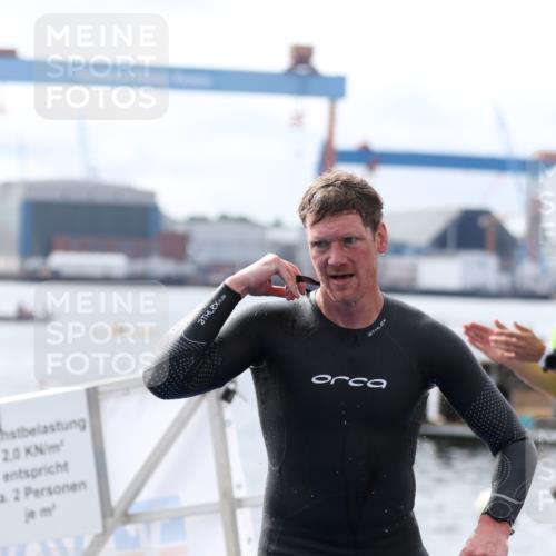 16.08.2026 - KN Förde Triathlon 2026 Antke Förster http://msf.ph/oto/9995237 16.08.2026 10:53:05 Schwimmen 302, 304, 305, 307 meine-sportfotos.de