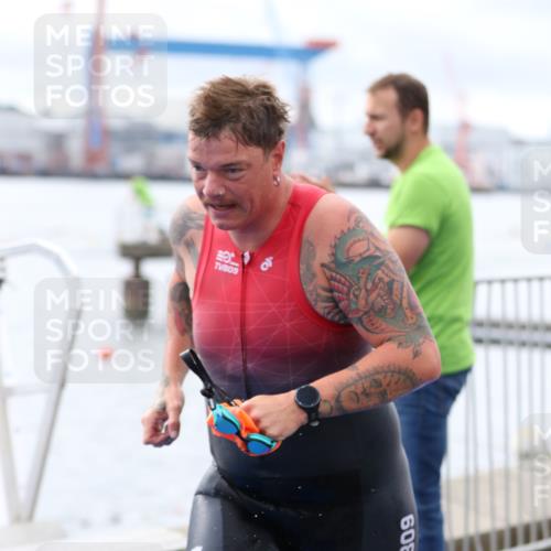 16.08.2026 - KN Förde Triathlon 2026 Antke Förster http://msf.ph/oto/9995460 16.08.2026 10:59:55 Schwimmen 346, 804, 354, 372, 391, 394 meine-sportfotos.de