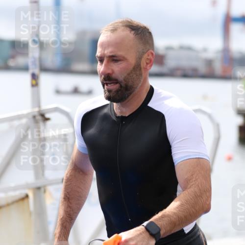 16.08.2026 - KN Förde Triathlon 2026 Antke Förster http://msf.ph/oto/9995520 16.08.2026 11:01:12 Schwimmen 338, 342, 352, 356, 390, 395, 347, 352, 353, 364, 365, 375, 382 meine-sportfotos.de