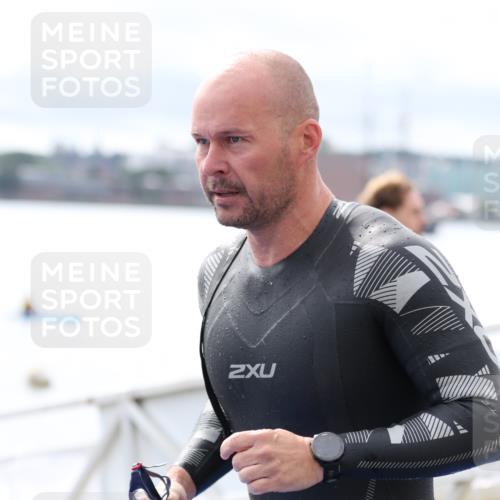 16.08.2026 - KN Förde Triathlon 2026 Antke Förster http://msf.ph/oto/9995556 16.08.2026 11:01:43 Schwimmen 353, 364, 365, 375, 377, 382, 369, 376, 383 meine-sportfotos.de