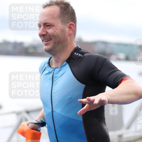 16.08.2026 - KN Förde Triathlon 2026 Antke Förster http://msf.ph/oto/9995580 16.08.2026 11:02:41 Schwimmen 397, 410, 315, 316, 357, 360, 370, 388, 389 meine-sportfotos.de