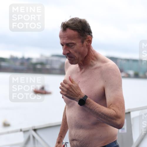 16.08.2026 - KN Förde Triathlon 2026 Antke Förster http://msf.ph/oto/9995618 16.08.2026 11:03:28 Schwimmen 360, 370, 381, 379, 398, 403, 409 meine-sportfotos.de
