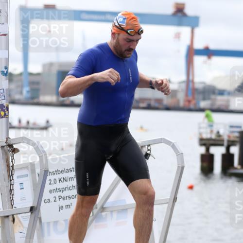 16.08.2026 - KN Förde Triathlon 2026 Antke Förster http://msf.ph/oto/9995677 16.08.2026 11:04:52 Schwimmen 408, 411, 413, 430, 374, 386, 407 meine-sportfotos.de