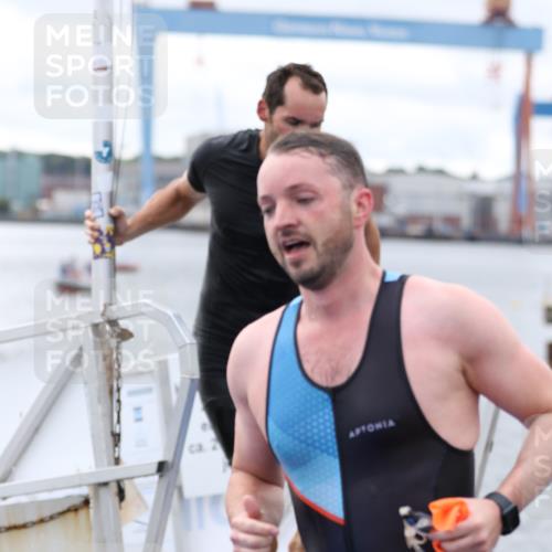 16.08.2026 - KN Förde Triathlon 2026 Antke Förster http://msf.ph/oto/9995745 16.08.2026 11:06:42 Schwimmen 396, 402, 803, 351, 399, 416, 435, 437 meine-sportfotos.de
